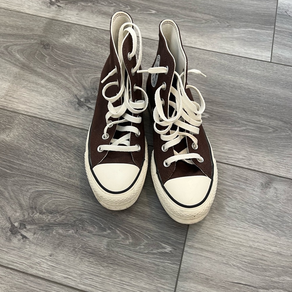 Brown platform converse
